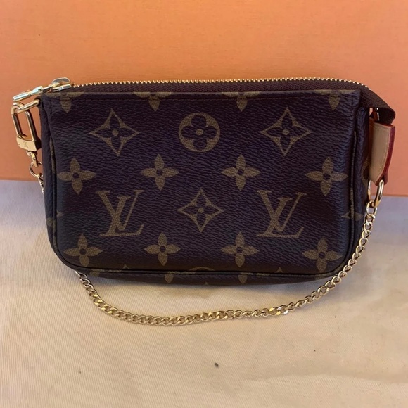 Louis Vuitton Mini Pochette - Picture 2 of 6